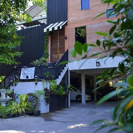 Dawnthaya Ayutthaya House บ้านดอนธยๅ อยุธยา Exteriér fotografie